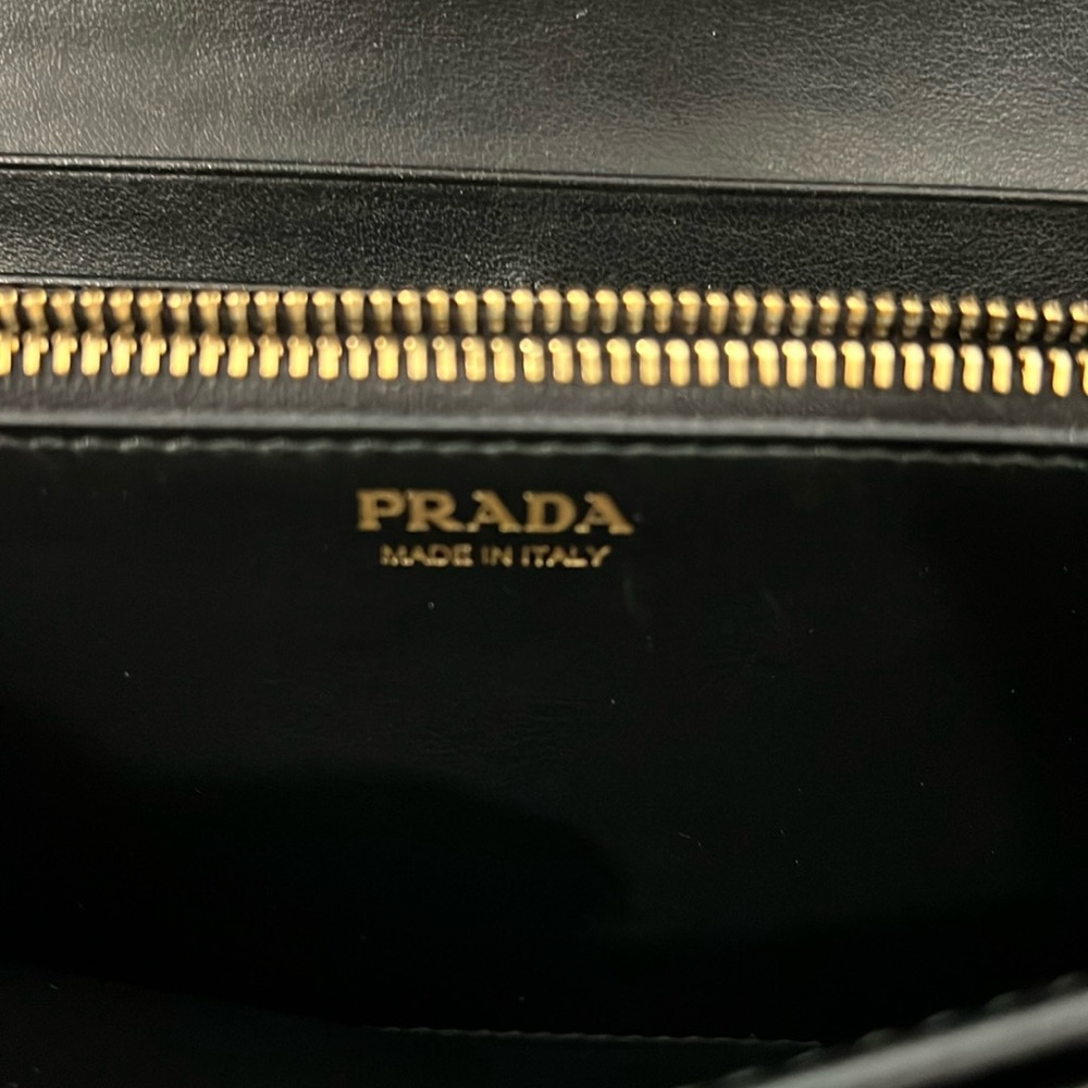 Prada Soft Calf Quilt Wallet-Authentic-EUC - Picture 9 of 14